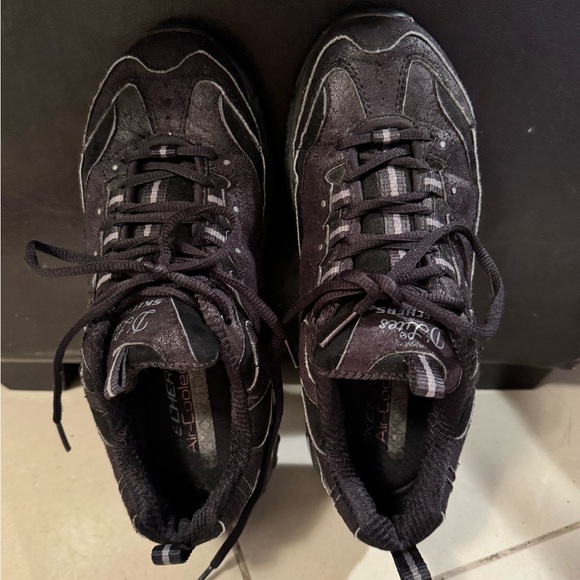 Sketchers women’s size 8 - Picture 4 of 6